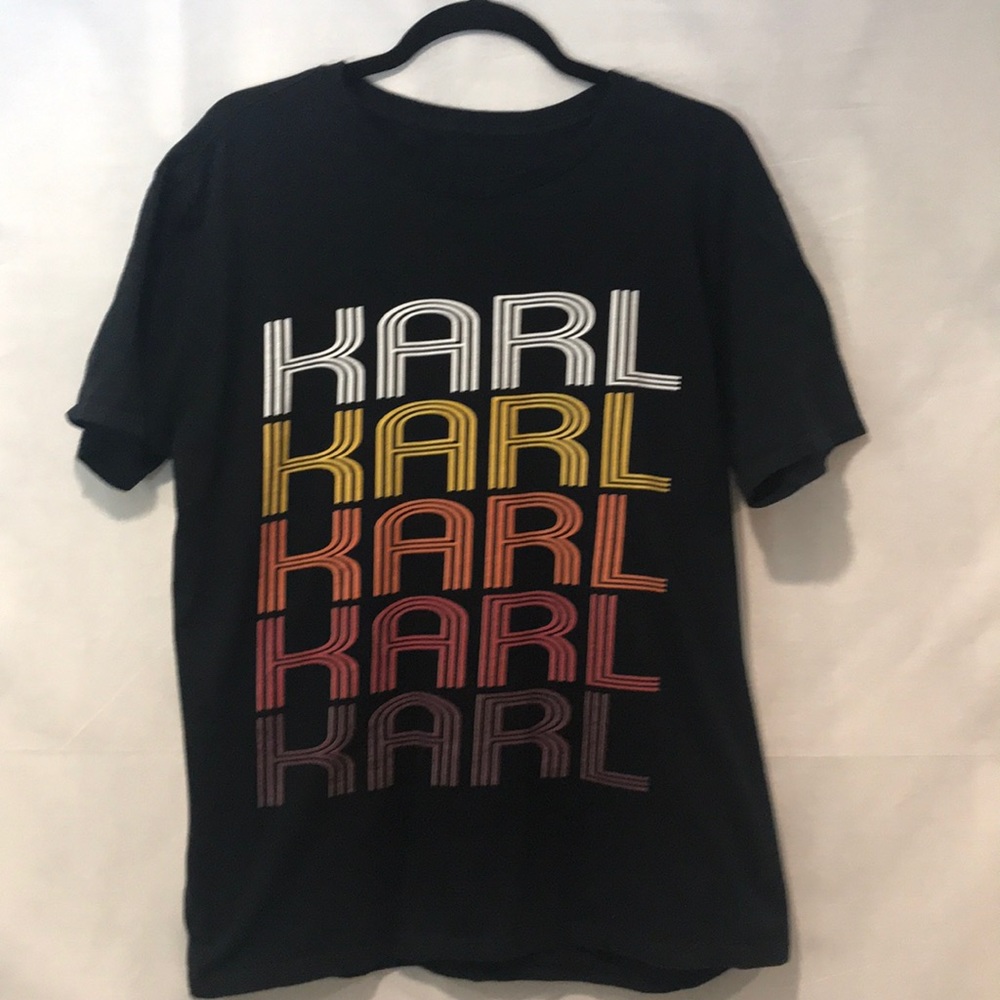 Karl tee
